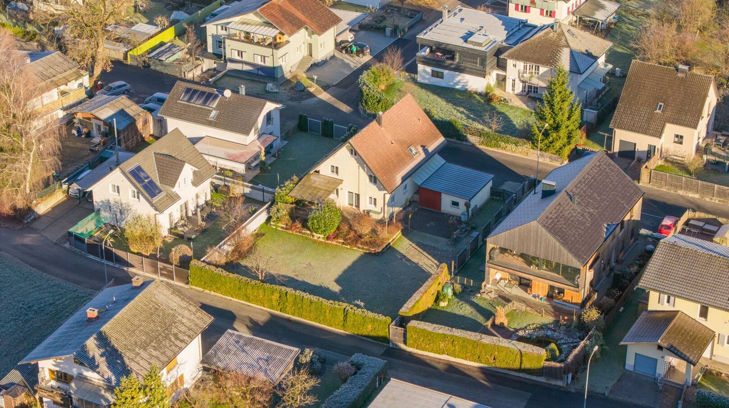Schönes Wohnhaus mit Entwicklungsmöglichkeiten in bester Lage