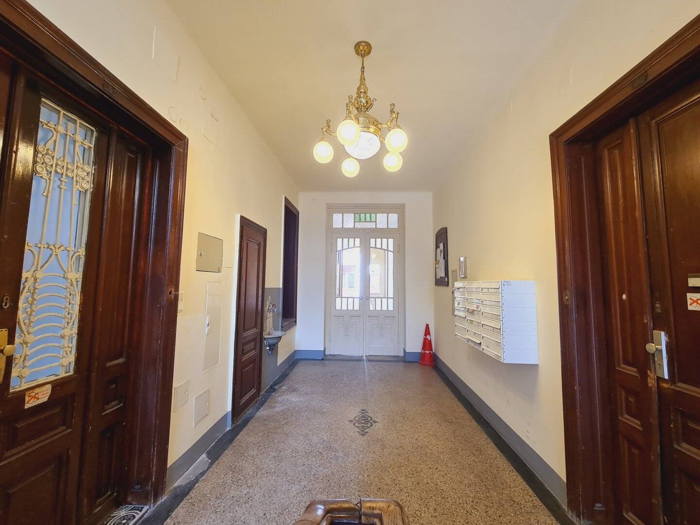 Altbau | Uni-Campus | Zusammenlegung möglich