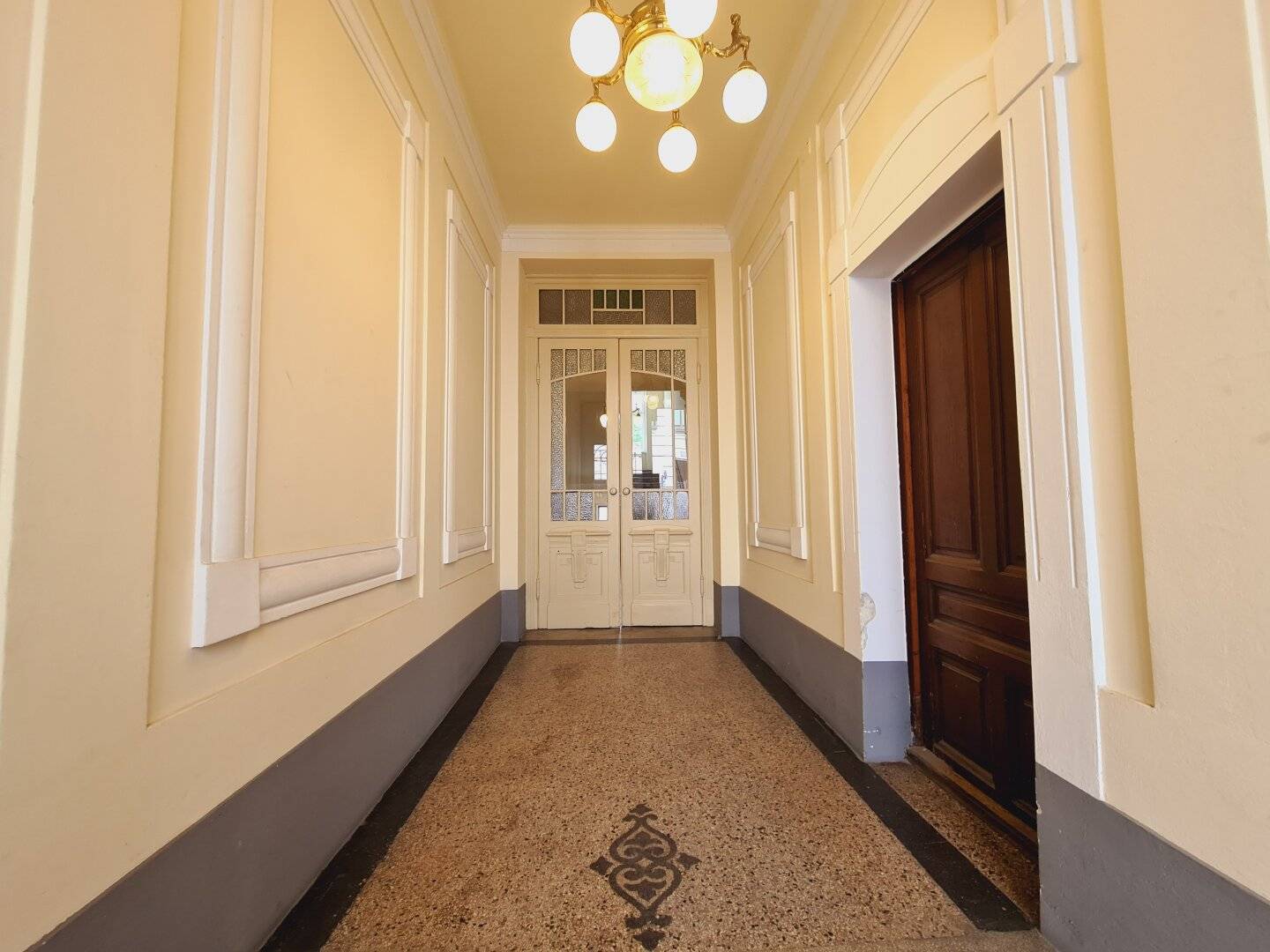 Altbau | Uni-Campus | Zusammenlegung möglich