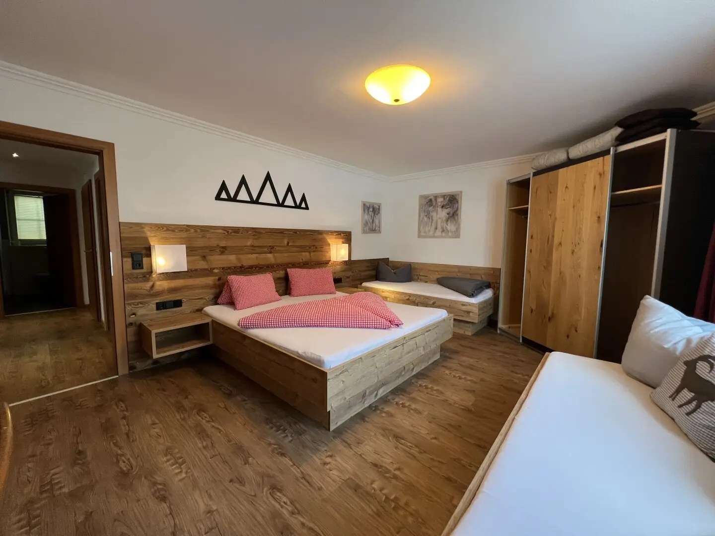 Weitblick und Platz zum Leben – 3-Zimmer-Wohnung mit großem Balkon in Hippach