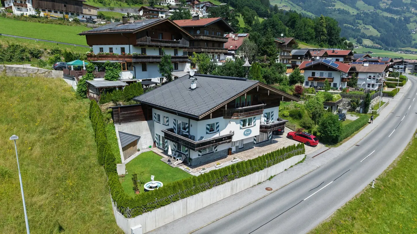 Weitblick und Platz zum Leben – 3-Zimmer-Wohnung mit großem Balkon in Hippach
