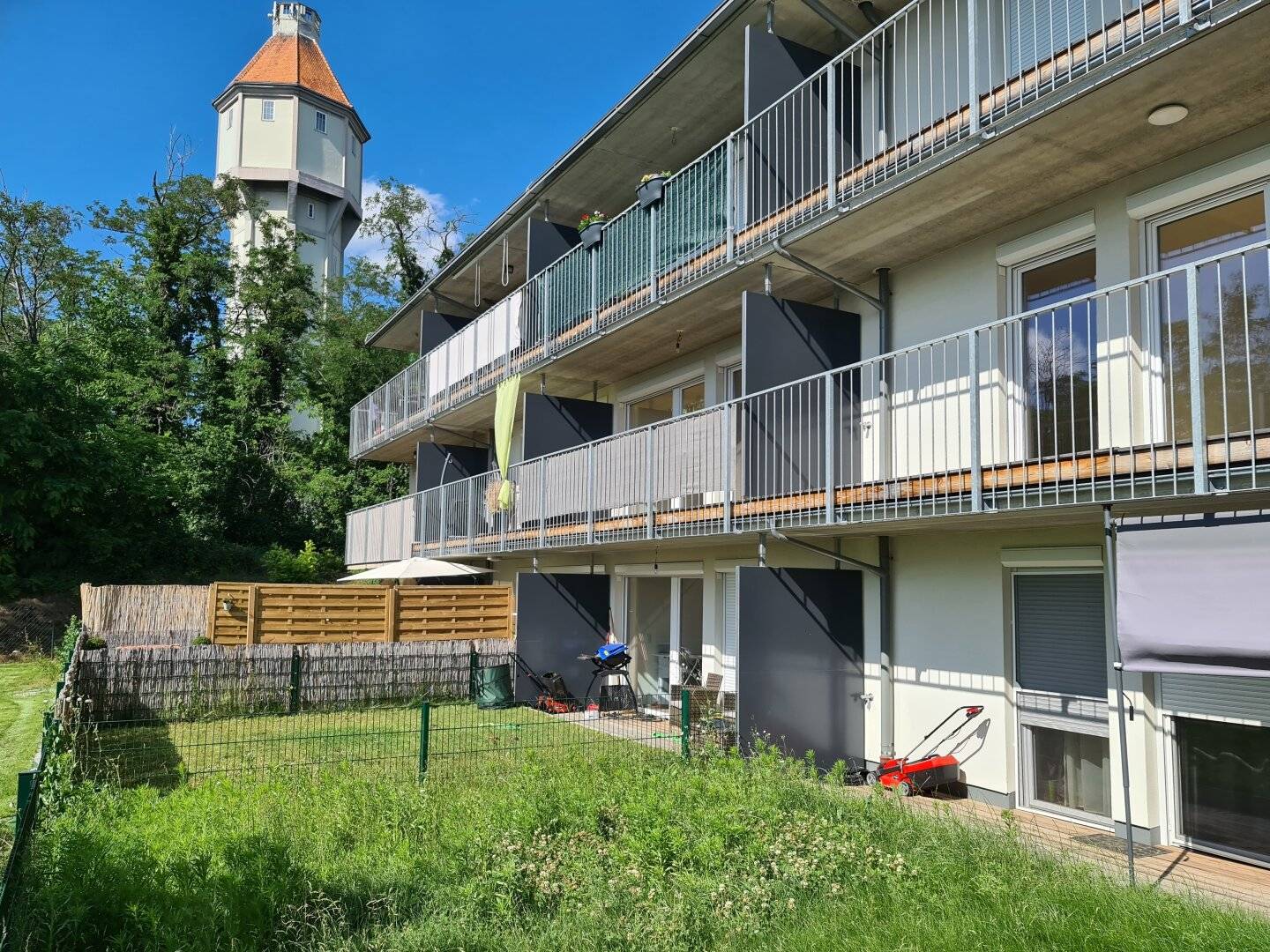 Top-Neubauwohnung | Balkon mit Fernblick | Garage
