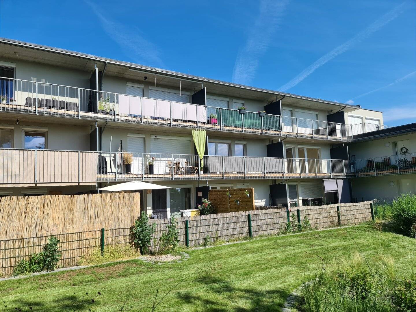 Top-Neubauwohnung | Balkon mit Fernblick | Garage