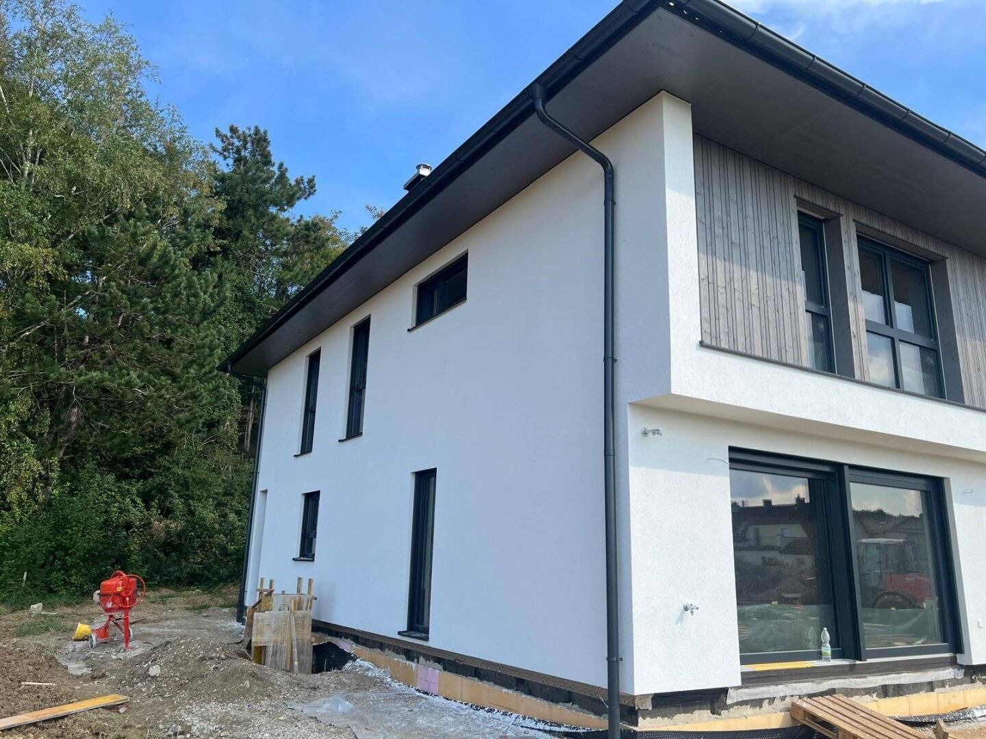 Perfektes Familienhaus in St. Pölten - Neubau Erstbezug mit Garten und großer Terrasse