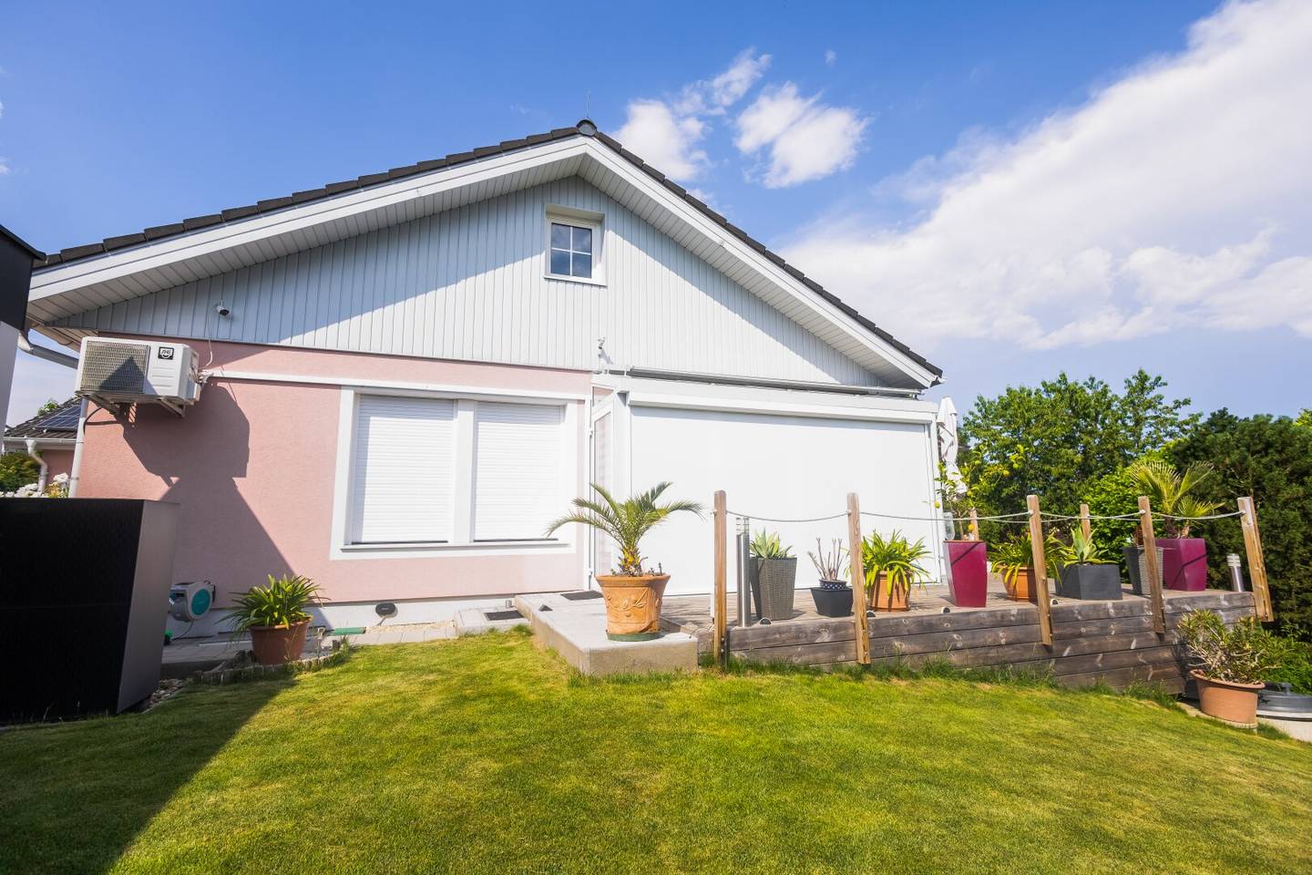 Großzügiges Traum - Haus in Fürstenfeld mit Wunderschönen Garten, Badeteich & vieles mehr