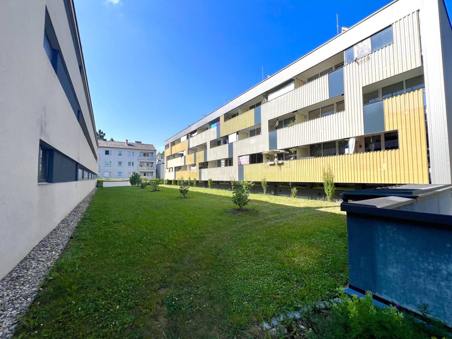 Apartment with loggia and fitted kitchen in quiet location