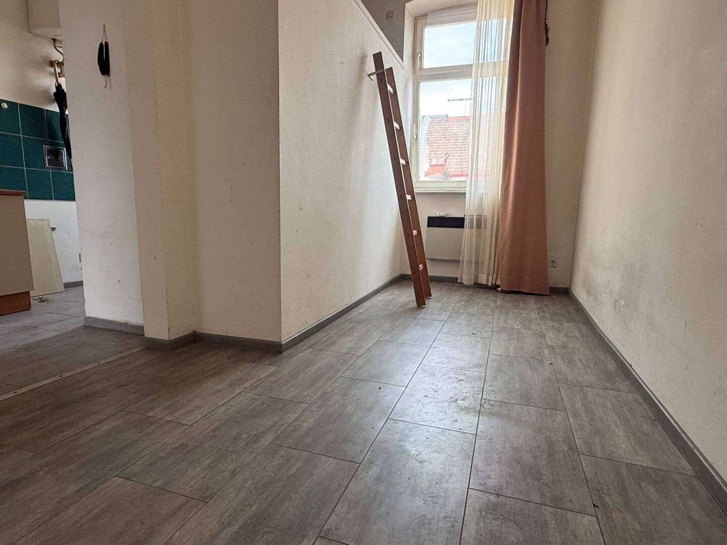 Altbau zum Renovieren | U3 Johnstraße | 2 Zimmer
