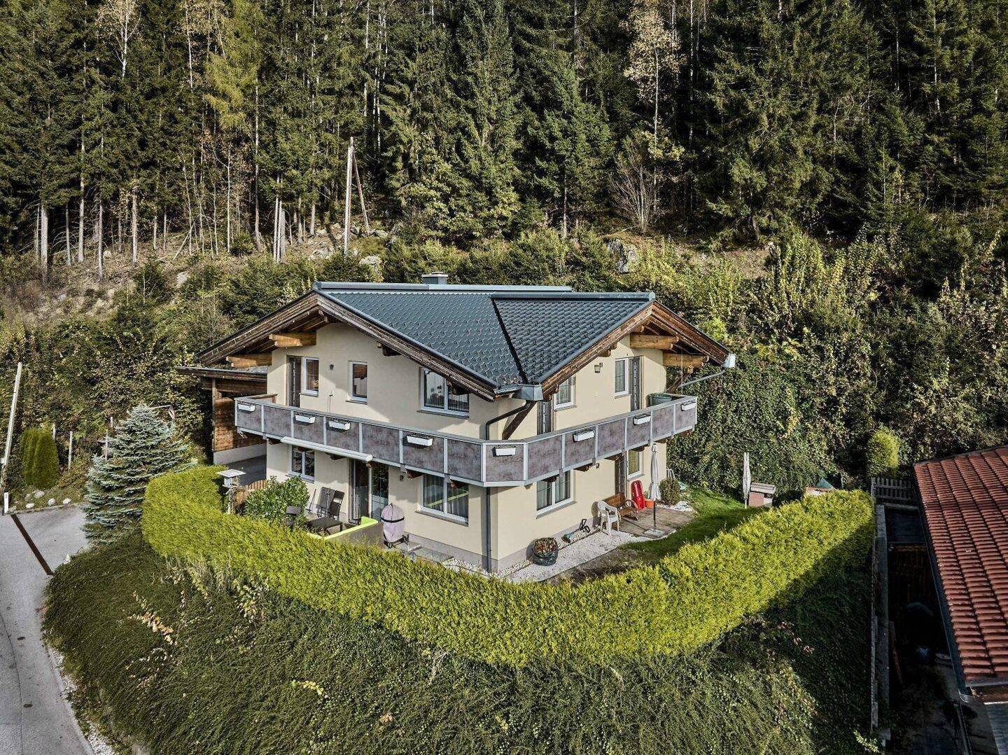 Ein Ort über dem Tal – Wohnen mit Weitblick über das Zillertal