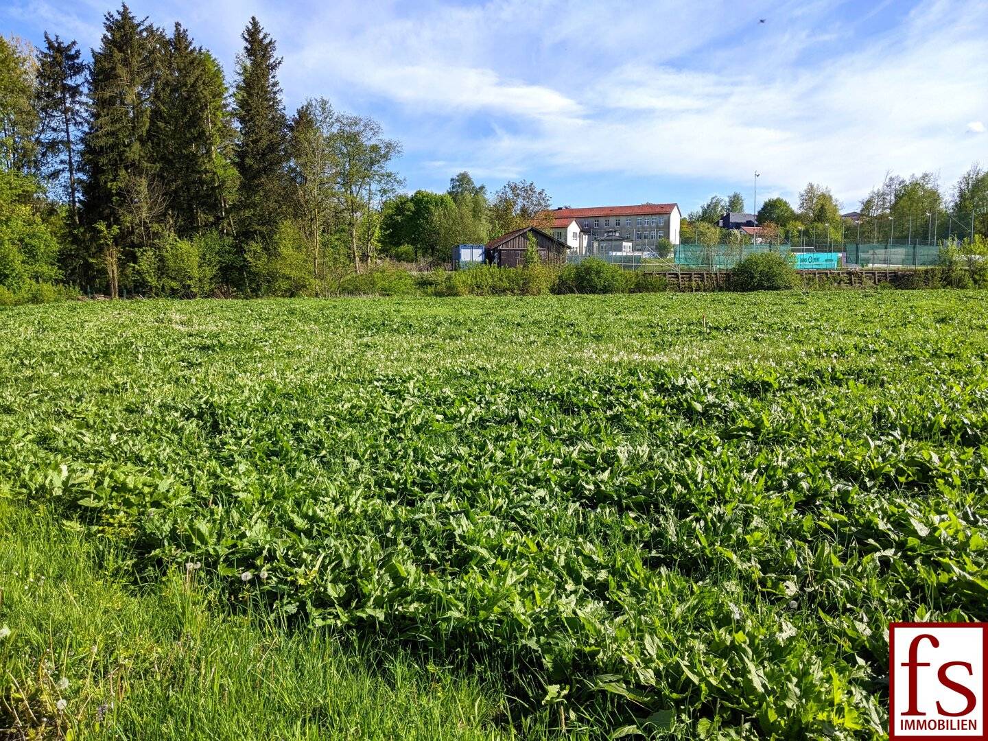 IDYLLISCH gelegener BAUGRUND nahe Ortszentrum – auch für BAUTRÄGER