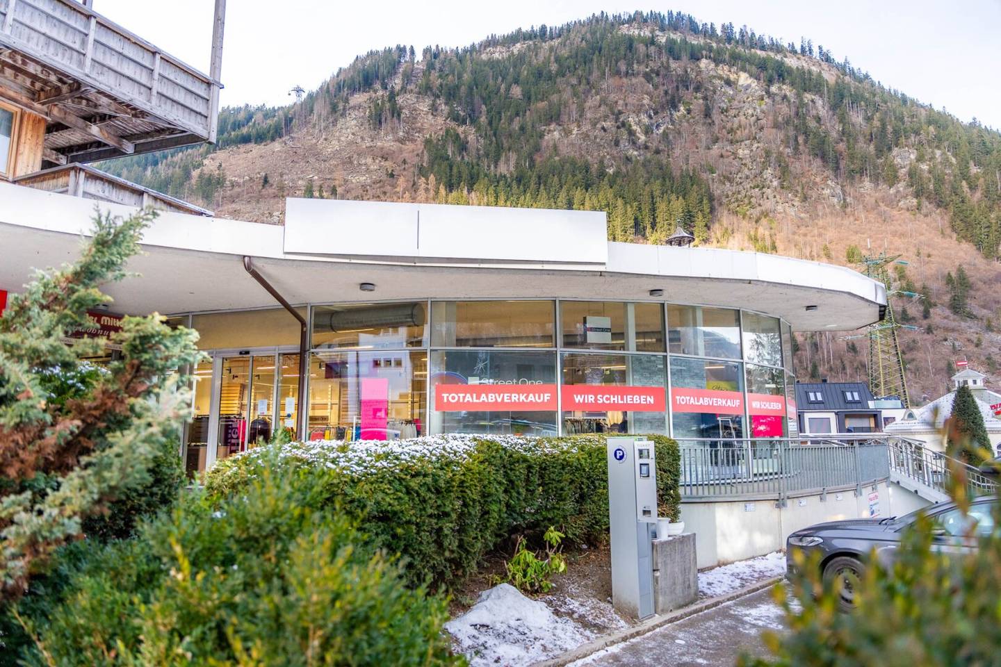 Großzügiges Geschäftslokal mit Panoramafront in Mayrhofen Mitte