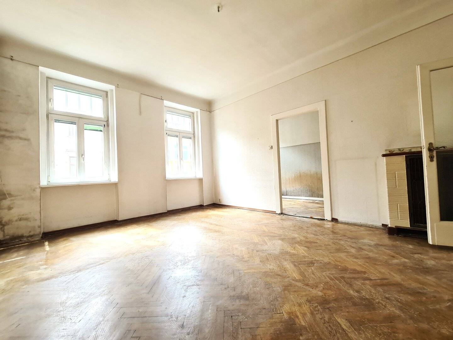 Sanierungsbedürftige Altbauetage 4-6 Zimmer