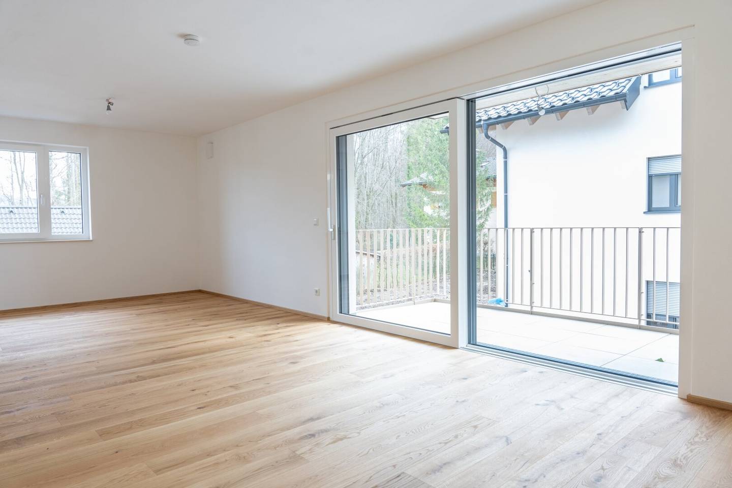 FÖRDERWÜRDIGE & PROVISIONSFREIE 3- ZIMMER WOHNUNG MIT SONNIGEM BALKON