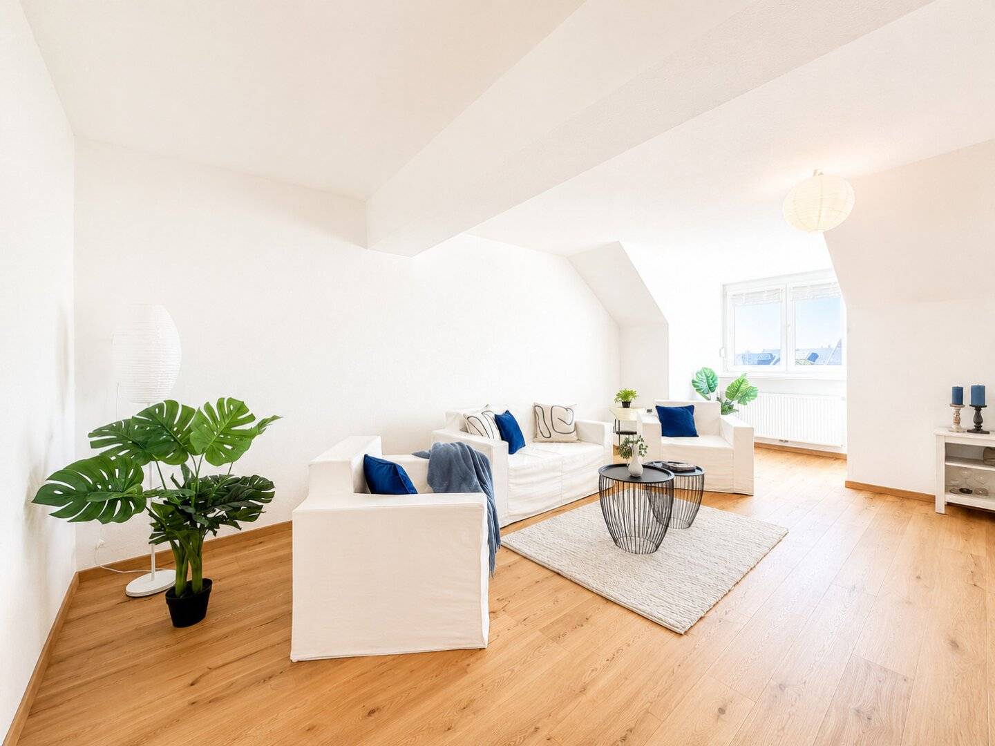 Sanierte 3-Zimmer-Dachgeschosswohnung im Herzen von Wiener Neustadt – mit Stadt- & Fernblick!