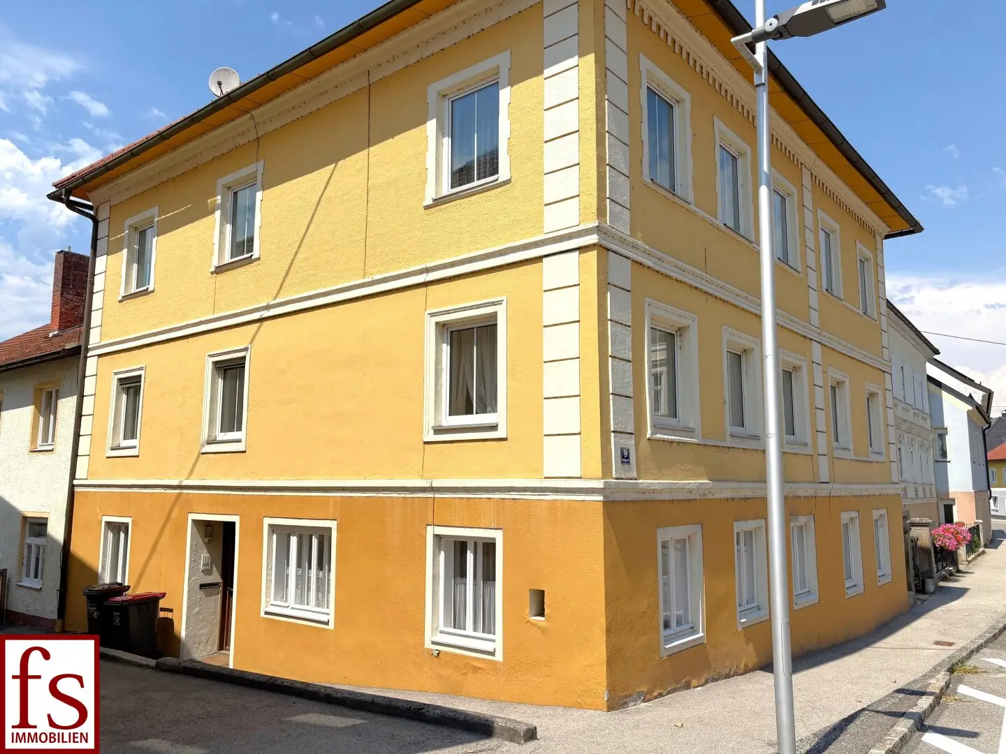 WOHN-/GESCHÄFTSHAUS in Zentrumslage - auf 870 m² Grundstück + 1.650 m² Baugrundstück unbebaut