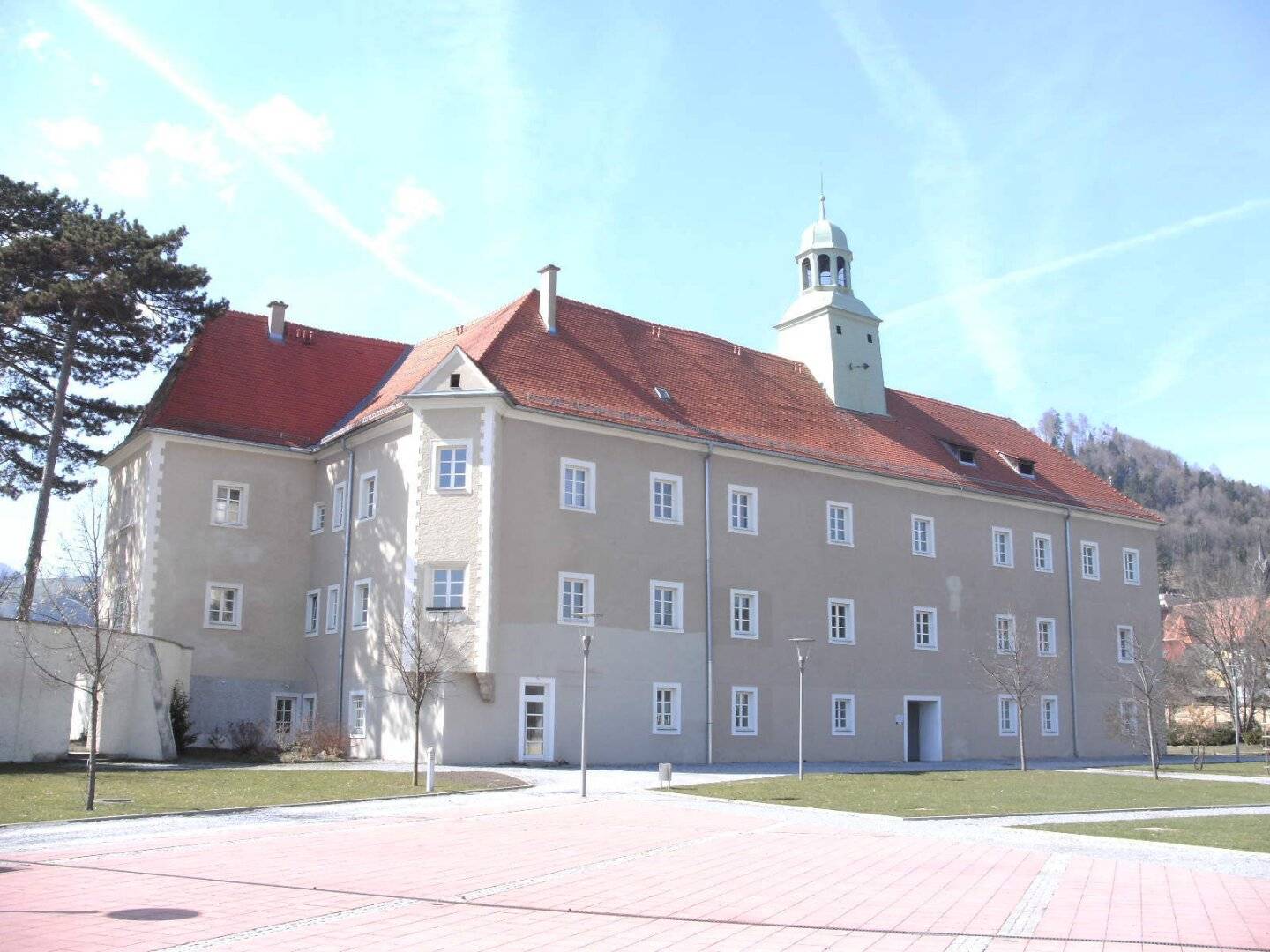 Wohnen im Schloss Maria Lankowitz,  tolle Erdgeschosswohnung  mit großer Sonnenterrasse