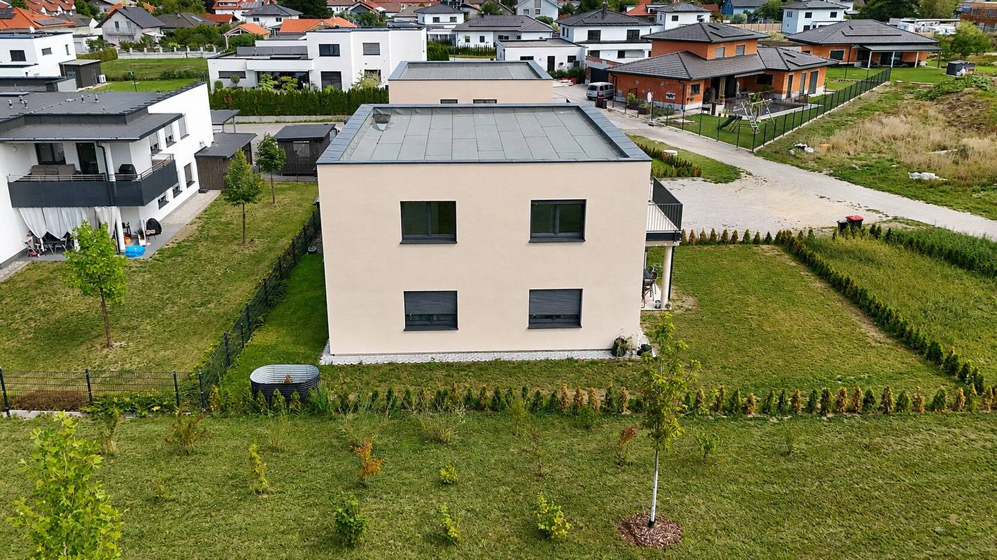 Neuwertige 3-Zi-Wohnung im OG., Garten, Balkon, Caport,79m², €250.000