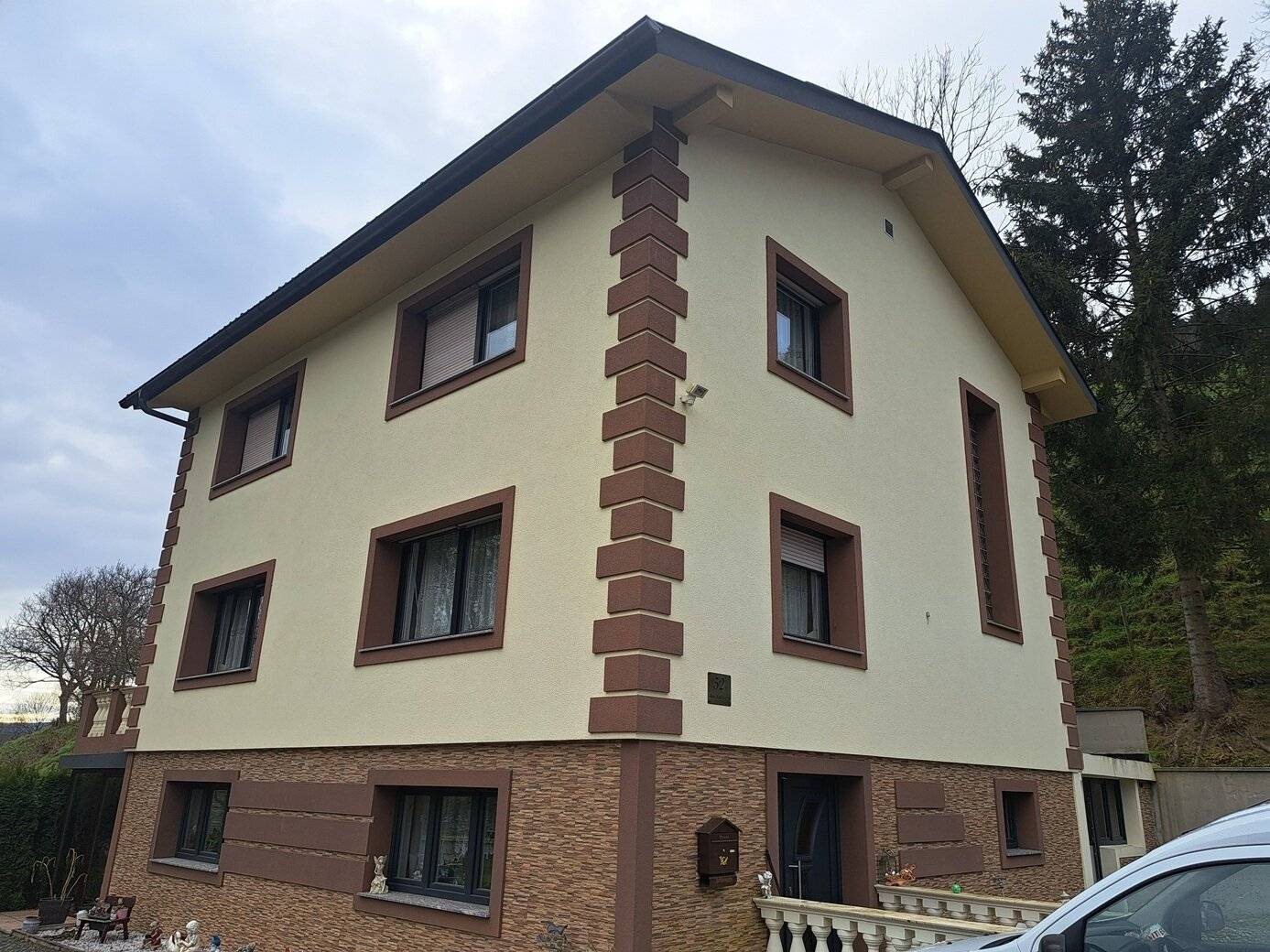 Besonders attraktiver Preis: Tolles Wohnhaus in ruhiger, sonniger Lage