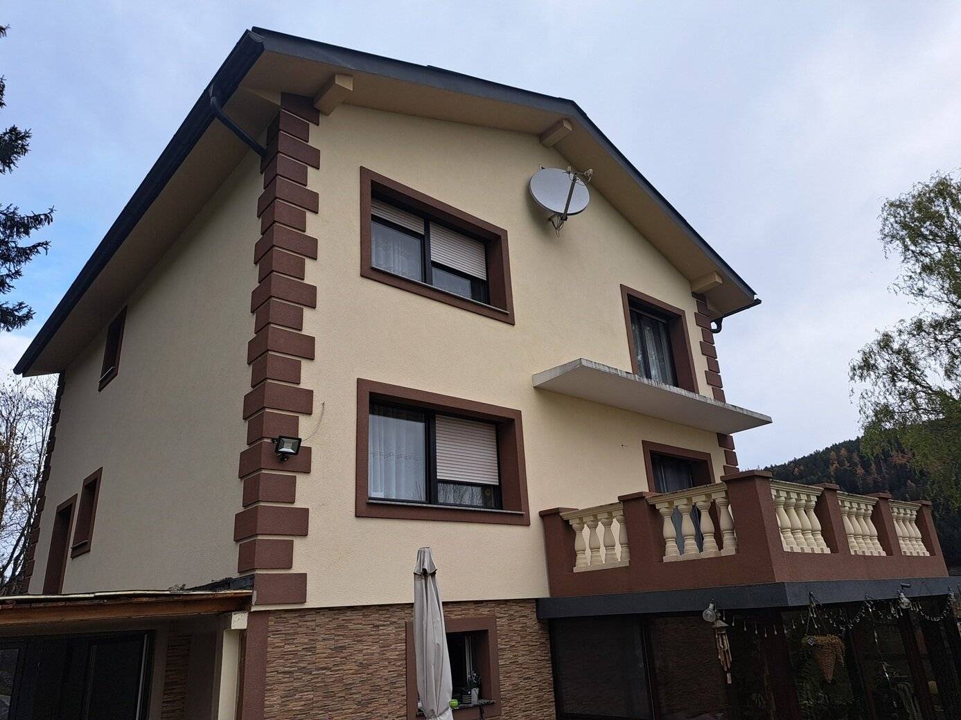Besonders attraktiver Preis: Tolles Wohnhaus in ruhiger, sonniger Lage