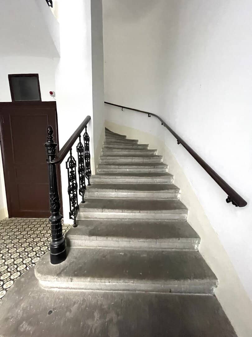 Bright historic apartment near Wallensteinplatz