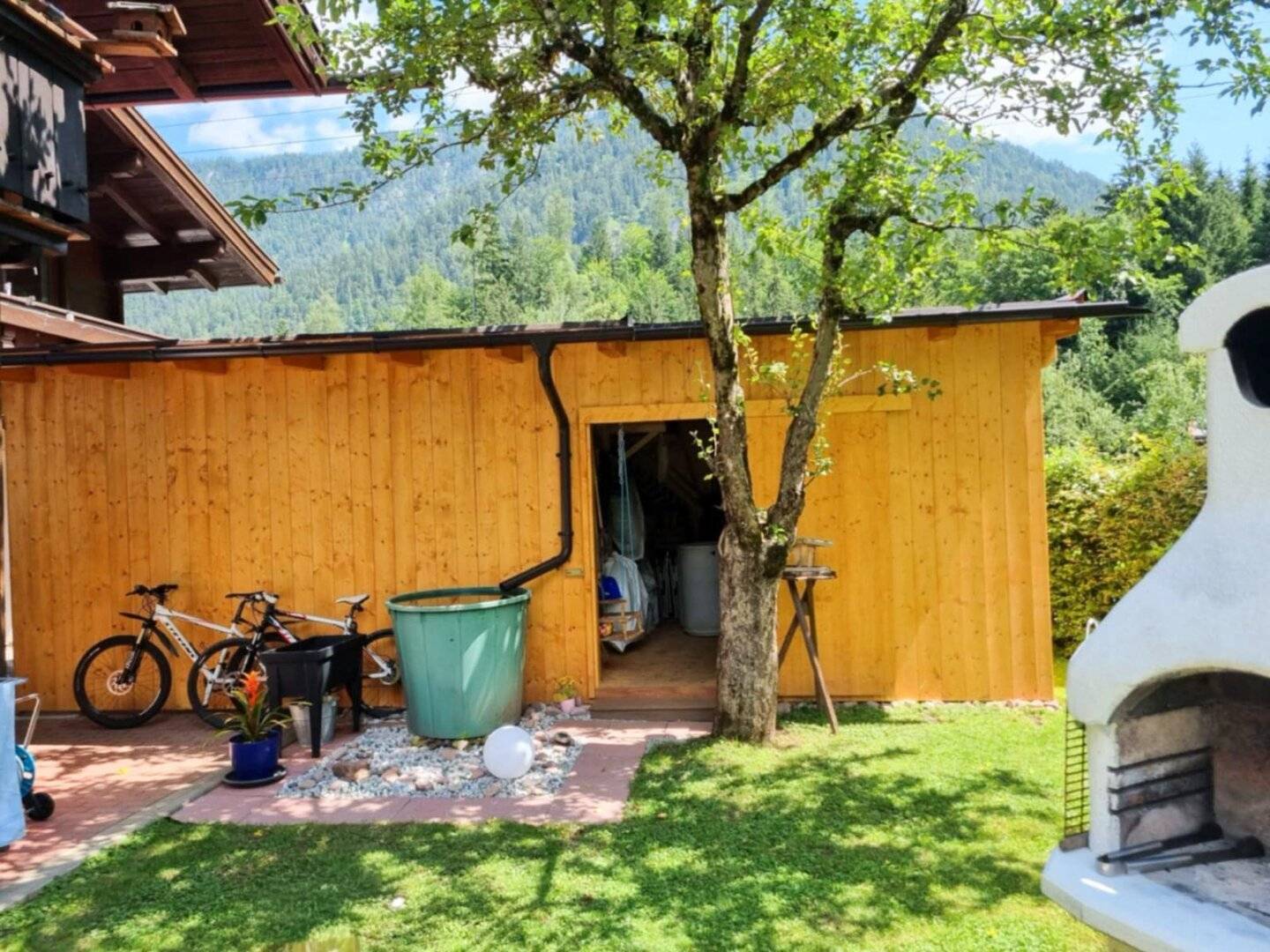 Gemütliches Ein- bis Zweifamilienhaus mit Balkon & Terrasse & Photovoltaik