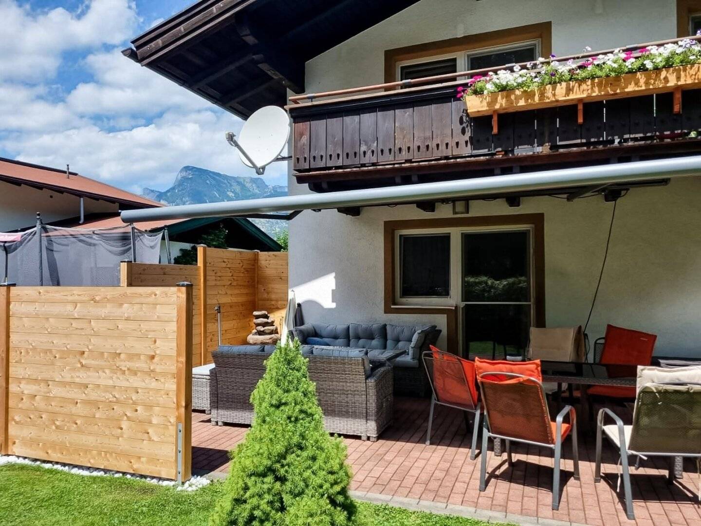 Gemütliches Ein- bis Zweifamilienhaus mit Balkon & Terrasse & Photovoltaik