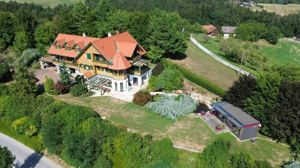 Exklusiver Landsitz in herrlicher Aussichtslage