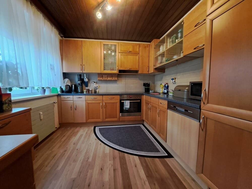 Gepflegte 3-4-Zimmer-Wohnung mit Loggia, Klimaanlage und Garage