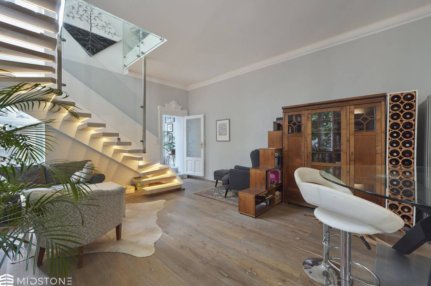 Großzügige 5-Zimmer-Maisonette mit Wintergarten, Terrasse, eigener Garage und vielseitigem Hobbyraum in Wien
