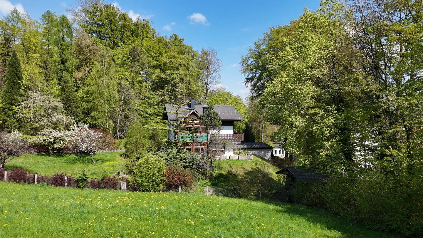 Zwei Wohnungen. Ein Haus. Und Platz für das, was einem wirklich wichtig ist.