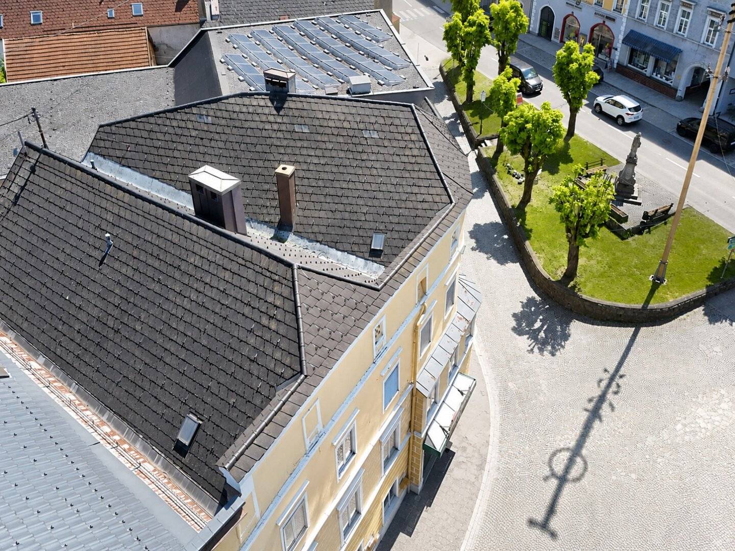 Großzügige Altbau - Wohnung 1 Stock mit viel Potenzial auf 160m² zum Schnäppchenpreis!