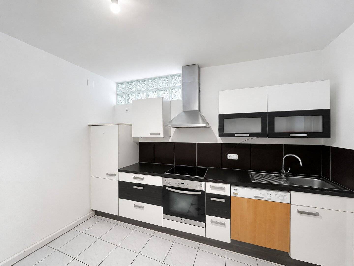 Charmante 2-Zi-Wohnung in Peuerbach, ca. 65m², renovierungsbedürftig, € 69.000,-