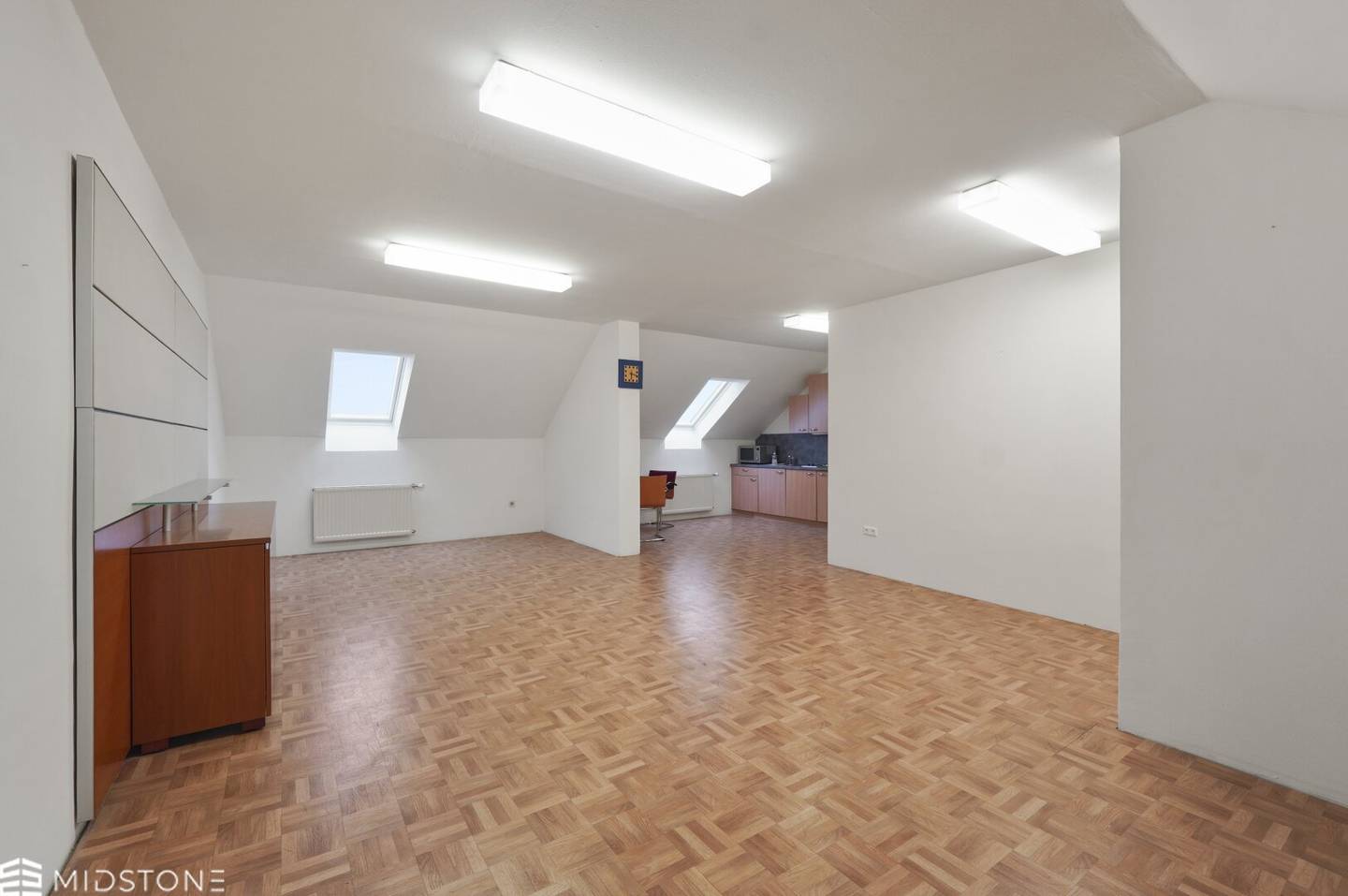 Zentrale Büro- oder Praxisfläche mit drei Räumen in Toplage von Horn