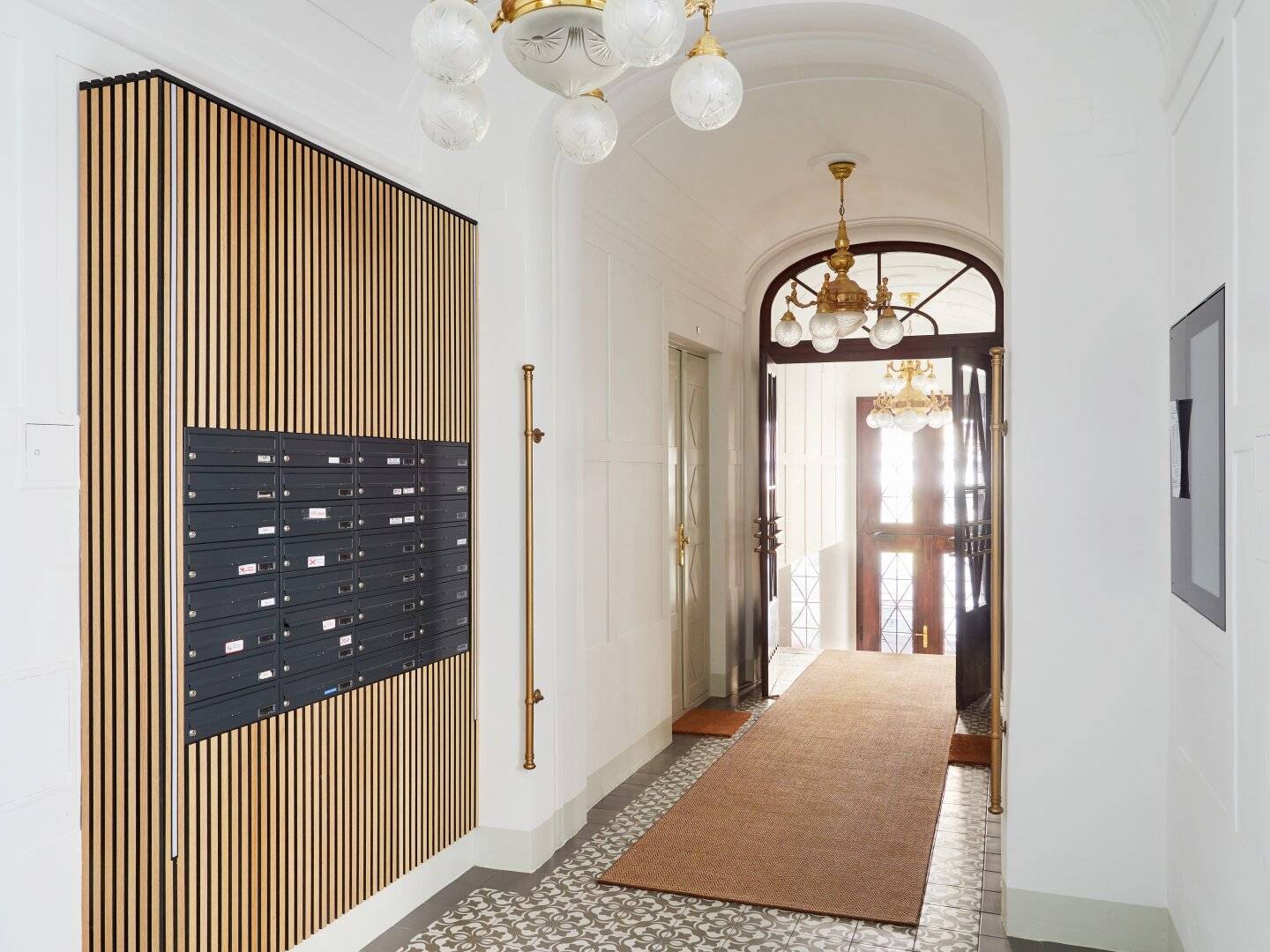 Top renovated period style building 2 room apartment