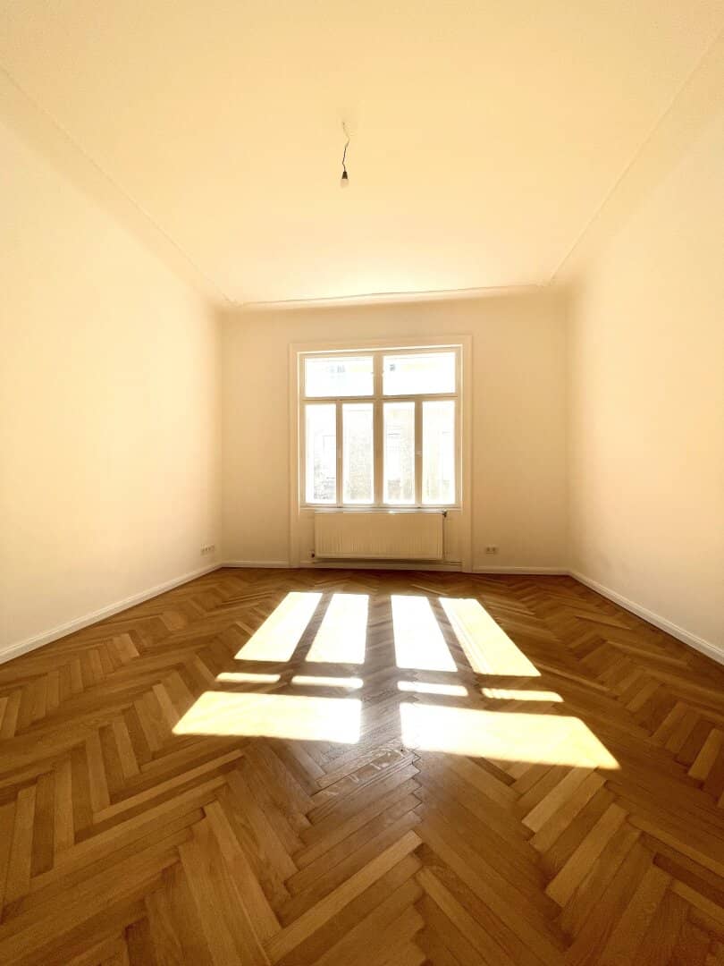 Top renovated period style building 2 room apartment