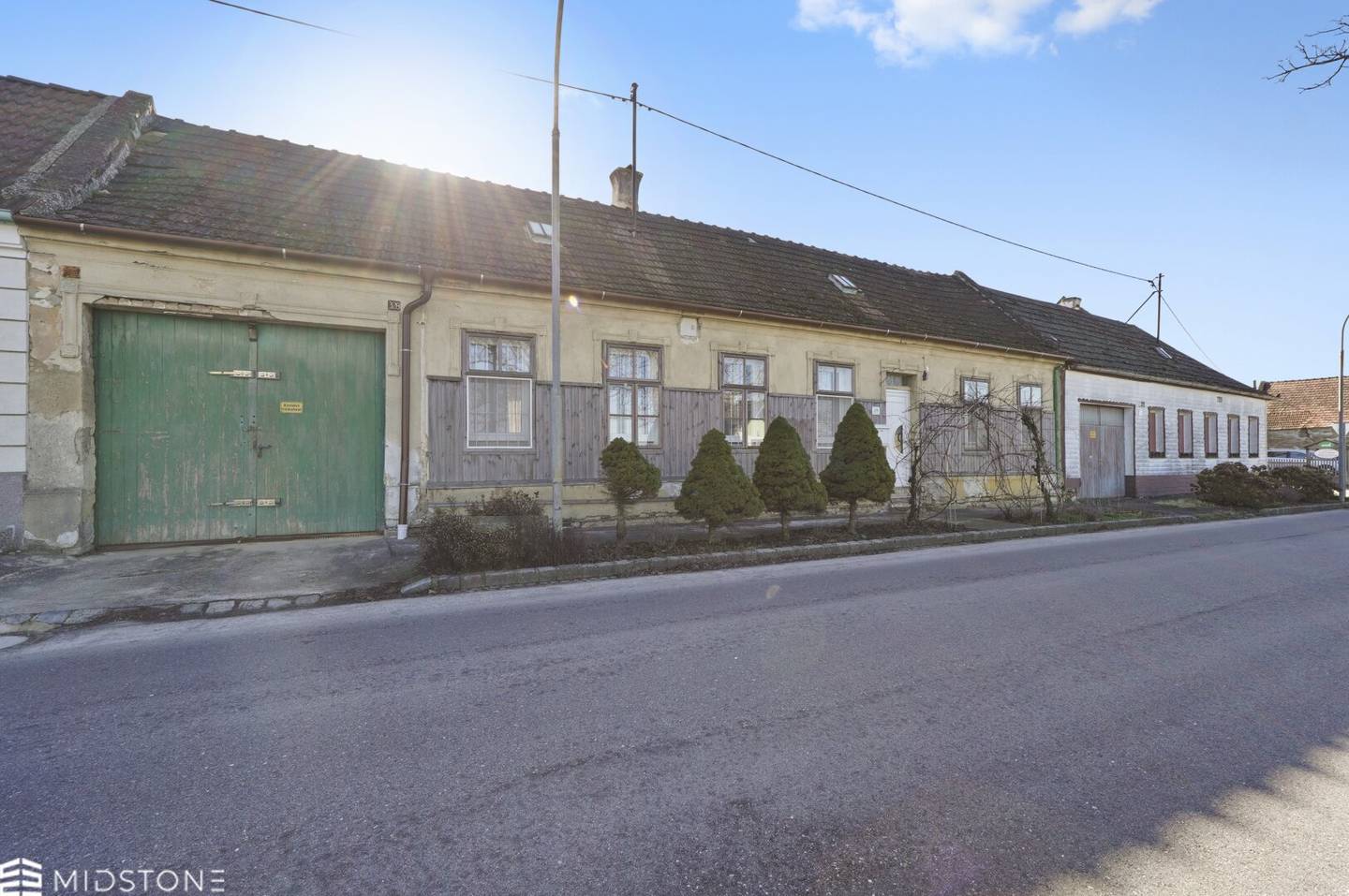 *Zwei Häuser auf einem Grundstück* Wohnen, Erweitern oder Neu Denken in Hohenruppersdorf