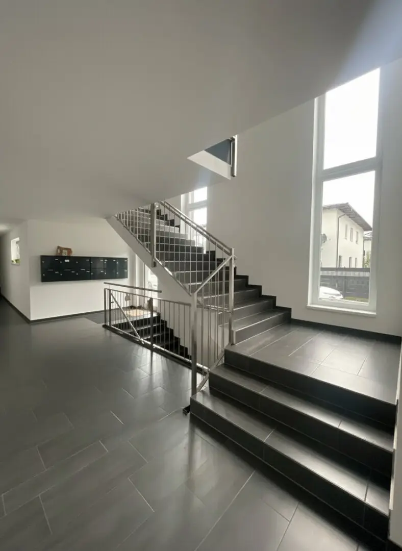 Neuwertige 2-Zimmer-Wohnung mit Balkon 🏙️🛋️