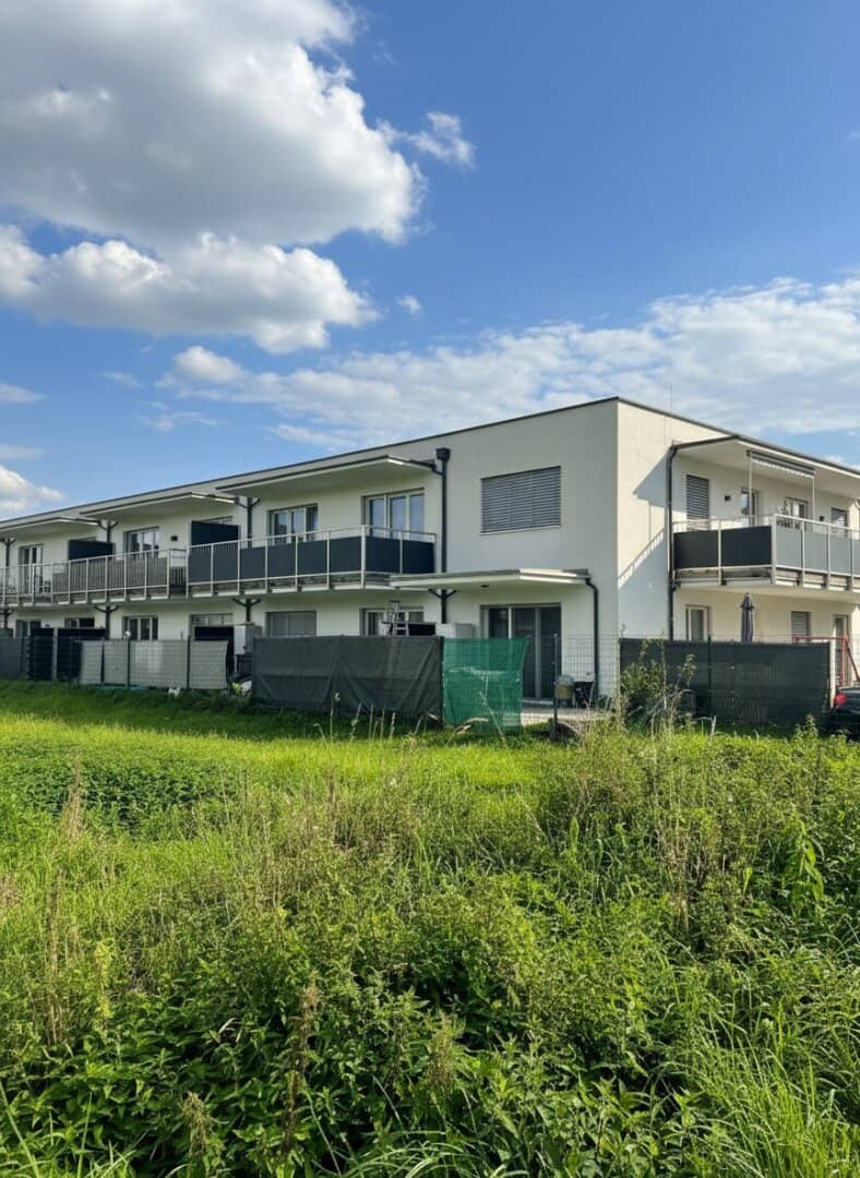 Neuwertige 2-Zimmer-Wohnung mit Balkon 🏙️🛋️