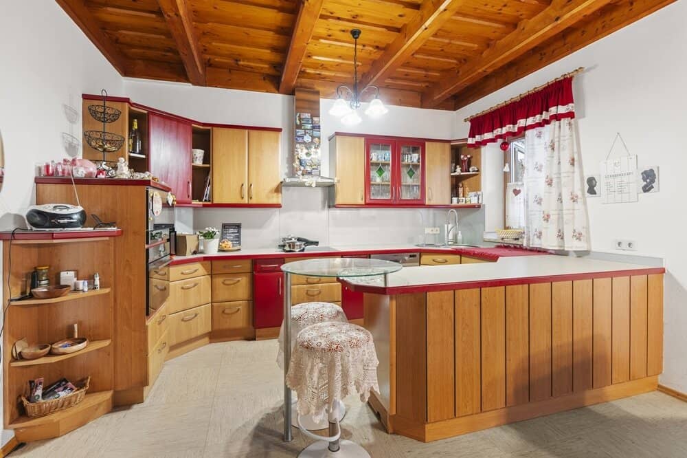 Exklusives Landhaus mit Wirtschaftsgebäude, Hofladen, Baulandreserve, Acker- und Waldflächen - Perfekt für Naturliebhaber!