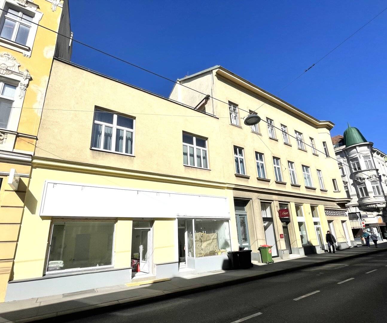 40.34 m² commercial premises, two floors, near Schloss Schönbrunn