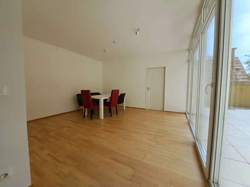 Sehr gut vermietete 4-Zimmer-Erdgeschosswohnung mit großer Terrasse