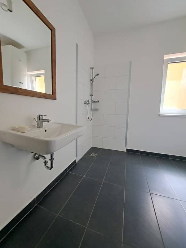 Sehr gut vermietete 4-Zimmer-Erdgeschosswohnung mit großer Terrasse