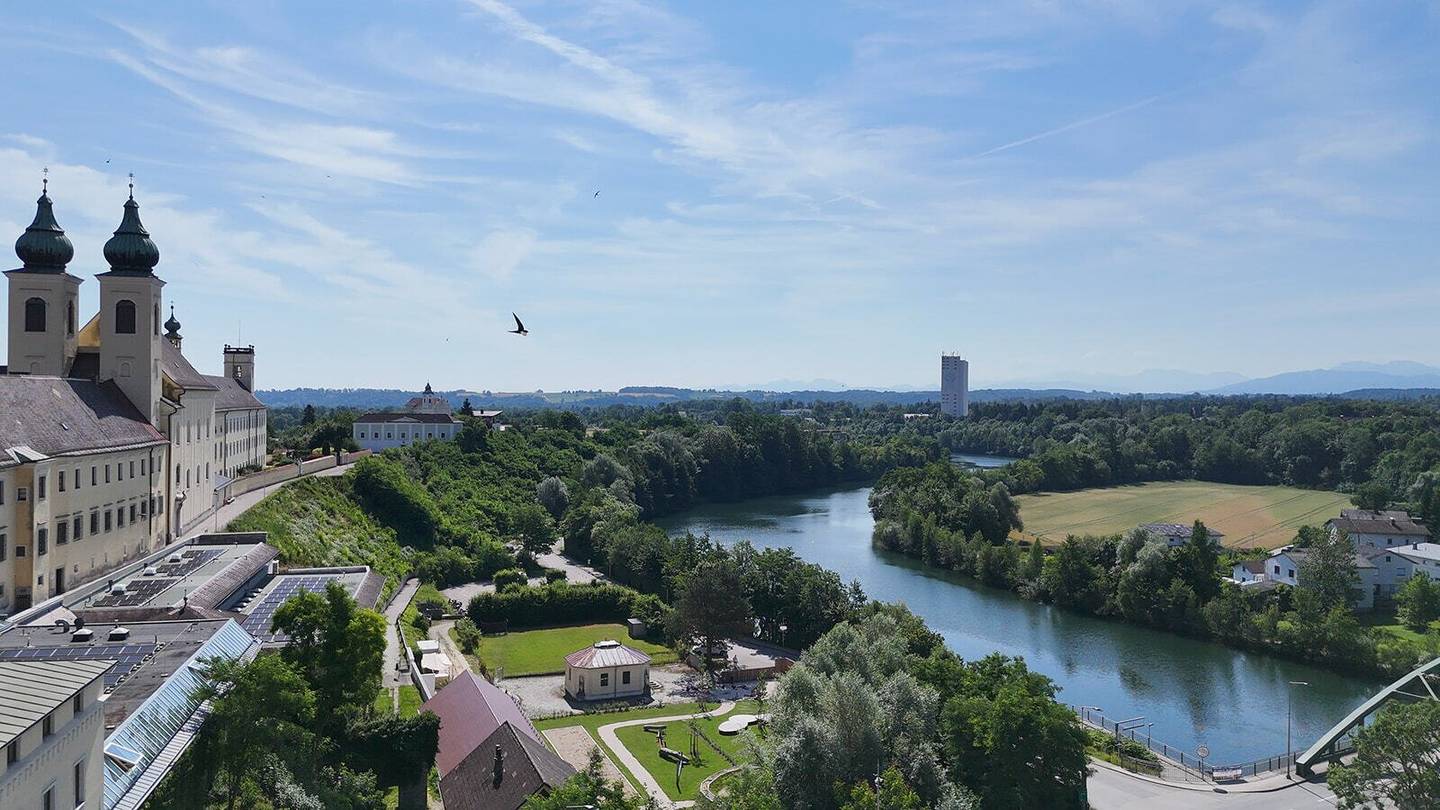 Ihr Geschäft über den Dächern von Lambach – mit Geschichte und Aussicht