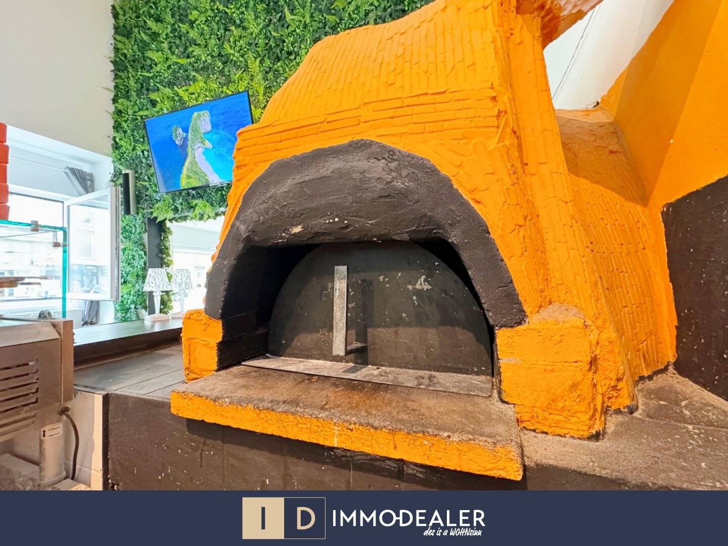 ** HOLZOFENPIZZA & GRILL - UNSCHLAGBARER MIETZINS GELANGT ZUR UNBEFRISTETEN HAUPTMIETE AM RENNWEG **