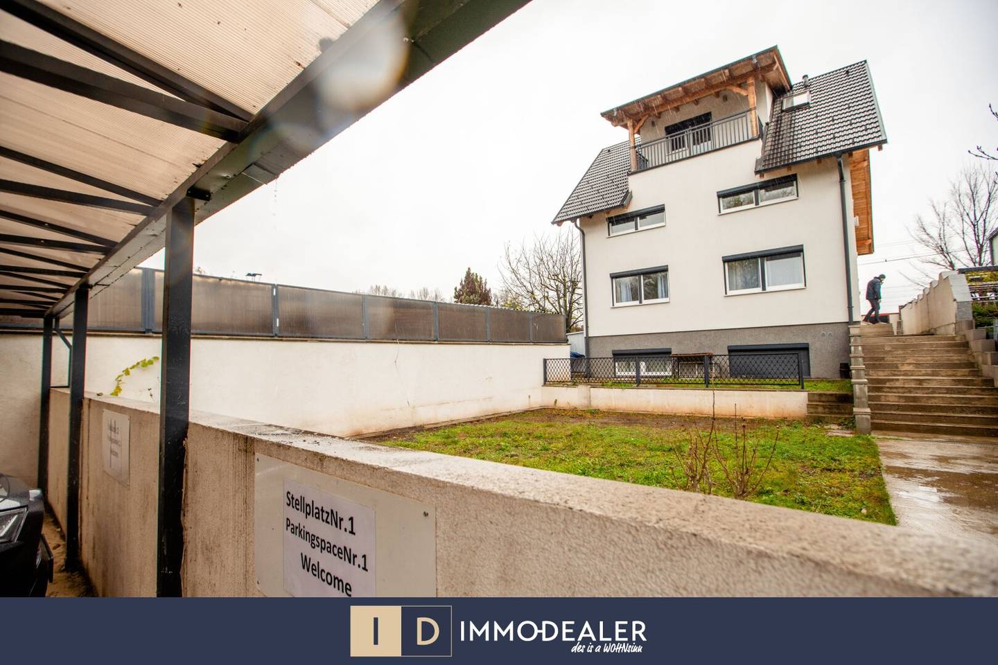 ** VIELSEITIGES MEHRFAMILIENHAUS MIT DREI WOHNEINHEITEN - GARTEN - BALKON - STELLPLÄTZE **