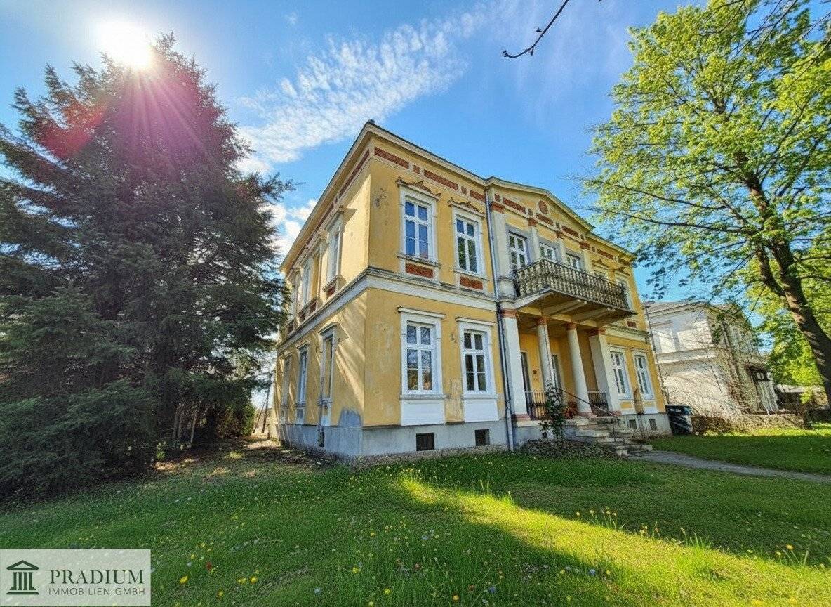 Sommer in der Villa - 300m² Wohnfläche - 1.500m² Garten