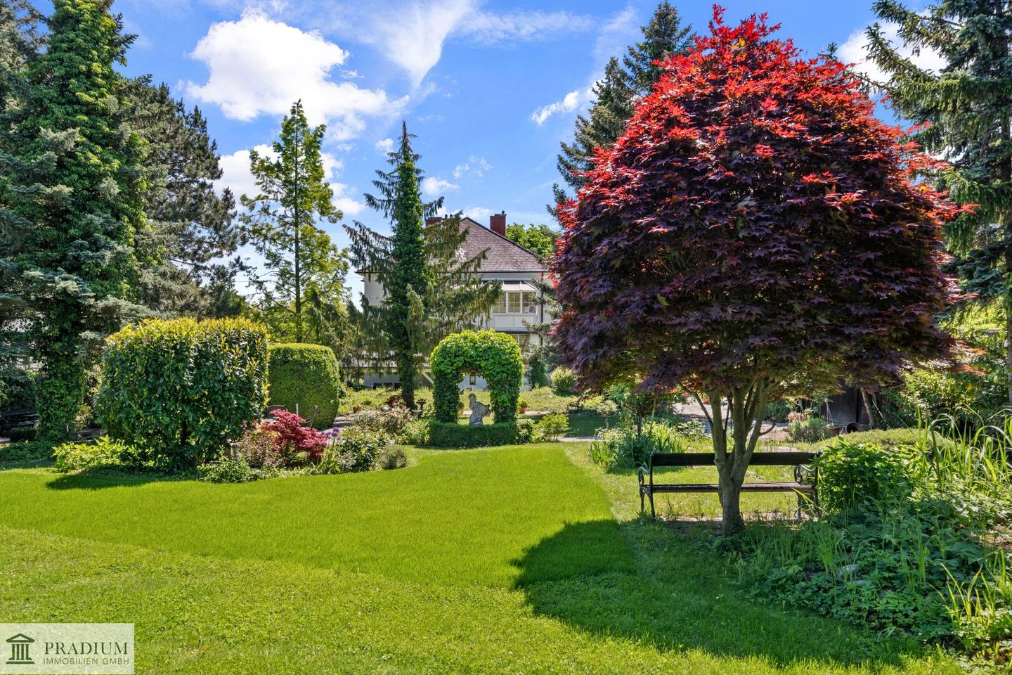 Traumhaftes Grundstück mit Villa in Baden