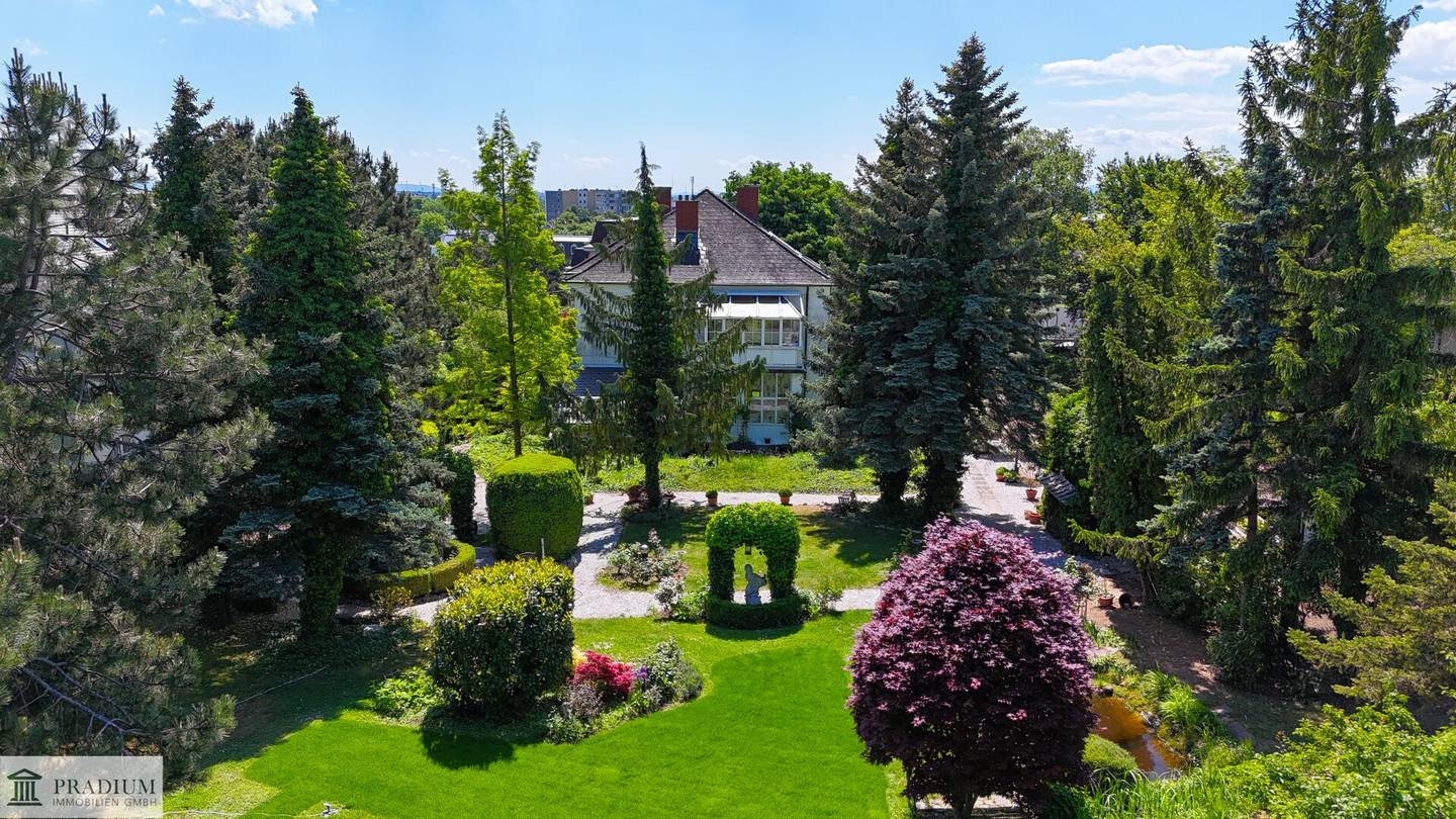 Traumhaftes Grundstück mit Villa in Baden