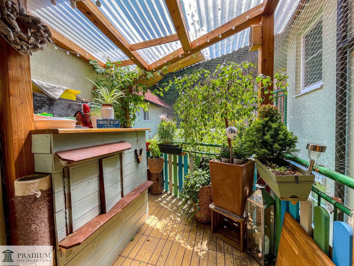 3 Zimmerwohnung mit Balkon und 2 Garagen-Plätzen