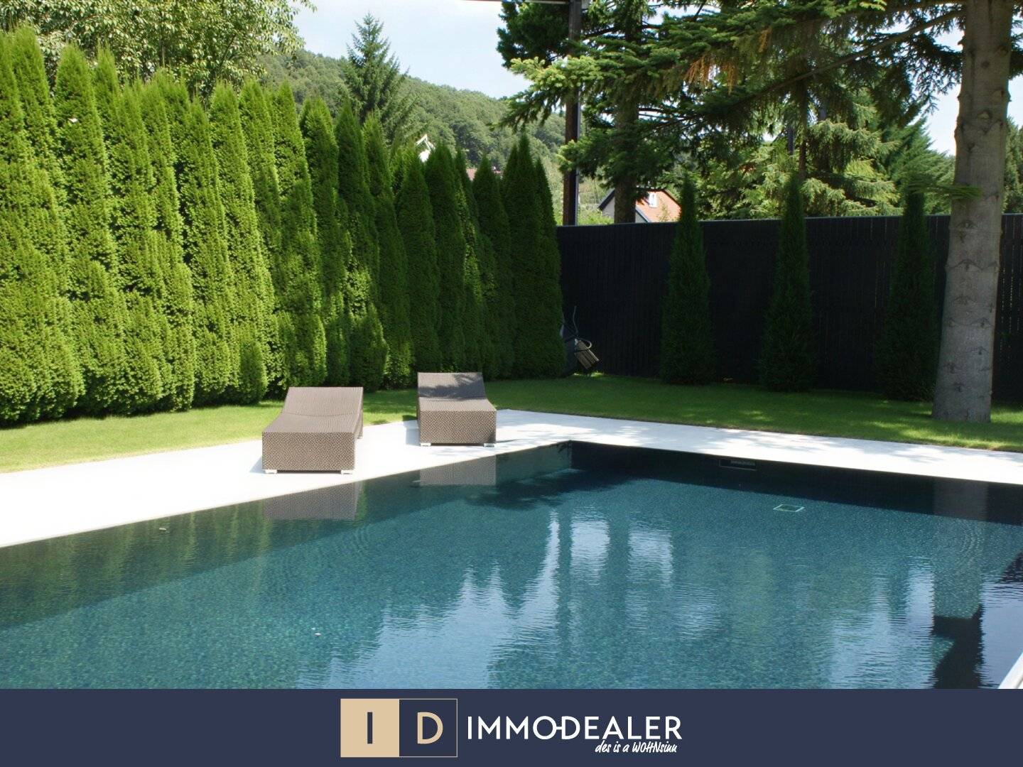 ** ARCHITEKTONISCHES MEISTERWERK MIT POOL - GARAGE & PREMIUM AUSSTATTUNG **
