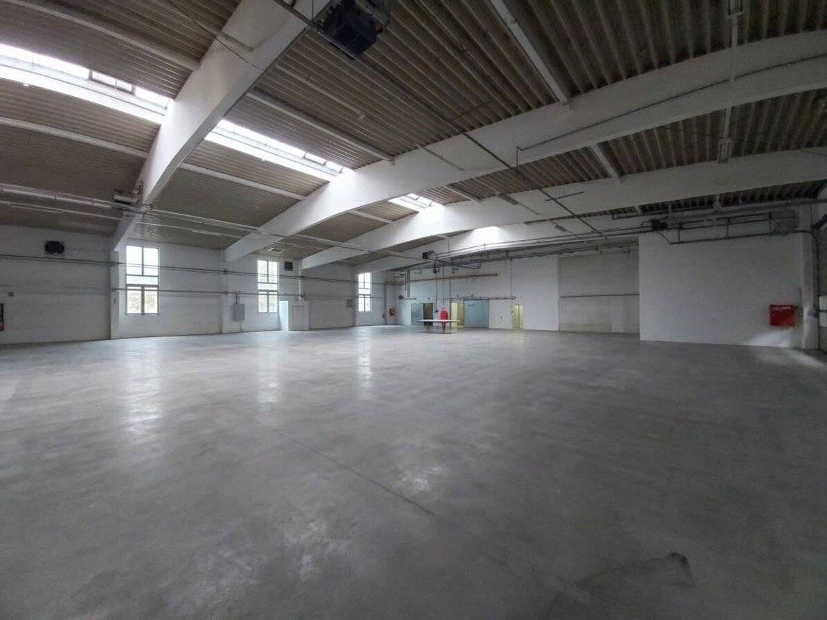 Leere Halle für Eigennutzer in Weikersdorf - 8 Minuten entfernt vom Zentrum St. Pölten